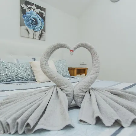 223 Linde Beautiful Alicante-holiday