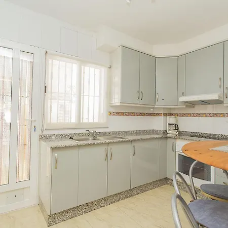 223 Linde Beautiful Alicante-holiday